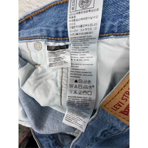 Levi’s 501 Distressed Denim High Rise Light Wash Cut Off Shorts - Picture 6 of 6